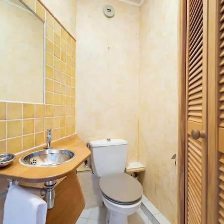 Spacious With Pool Located In The Marina Of Apartment Mandelieu-la-Napoule