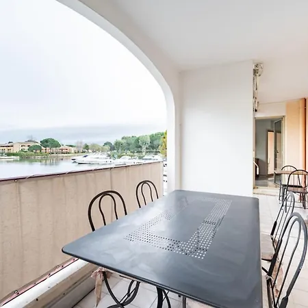 Spacious With Pool Located In The Marina Of Mandelieu-la-Napoule