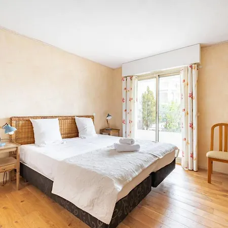 Apartment Spacious With Pool Located In The Marina Of Mandelieu-la-Napoule
